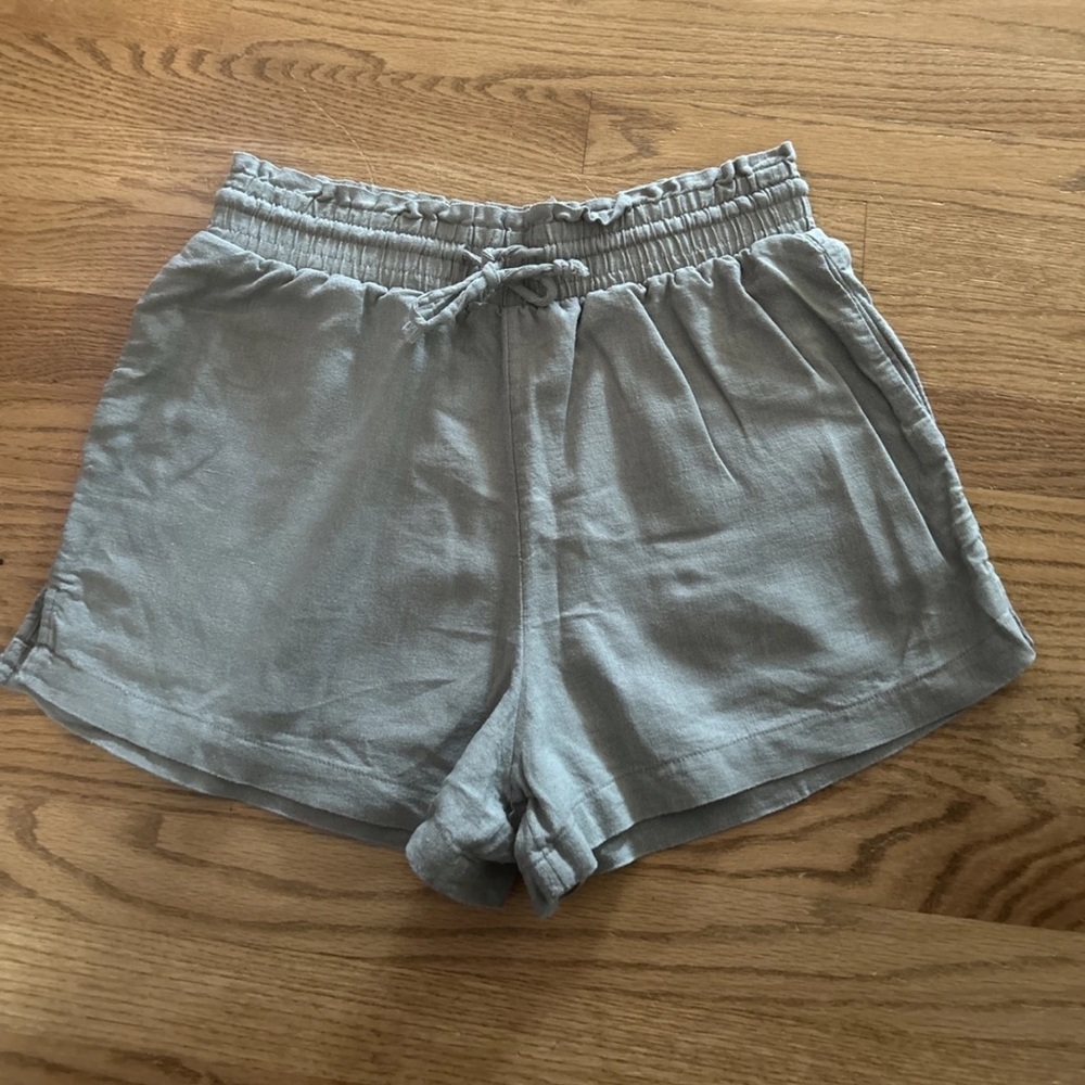 Women’s A&F Abercrombie & Fitch Green Shorts Size Medium